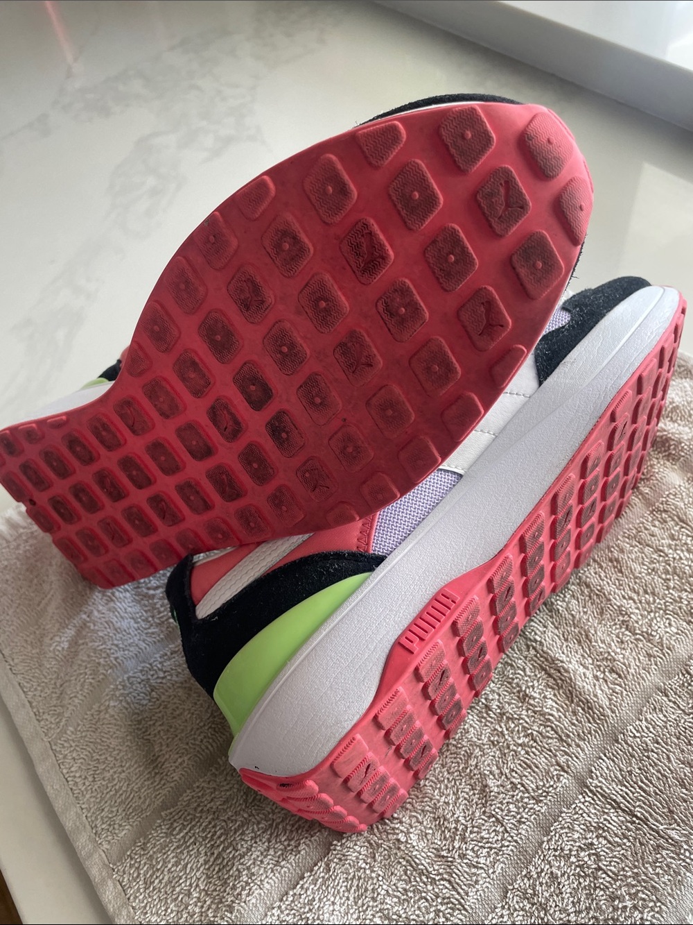 Puma Cruise Rider sneakers. - Picture 8 of 10